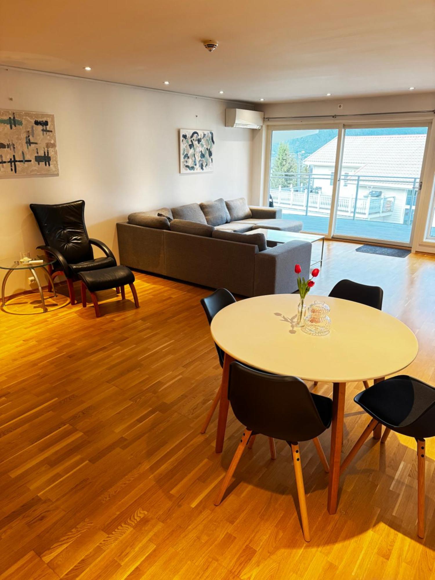 Sentral Med Fantastisk Utsikt Apartamento *