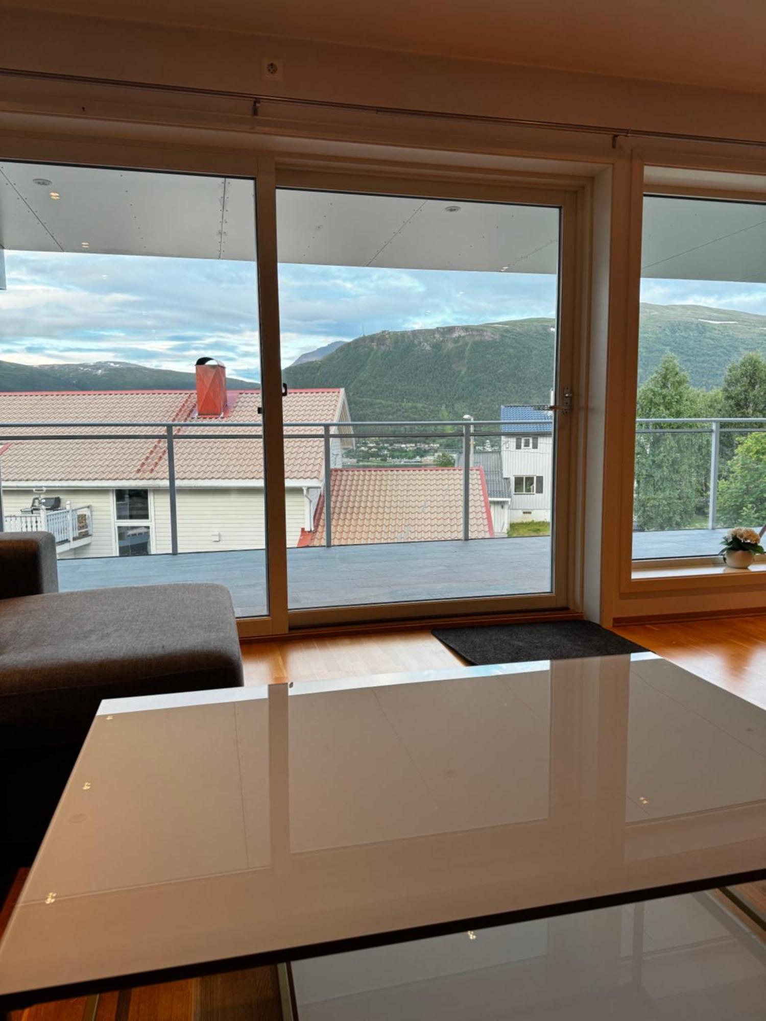 Sentral Med Fantastisk Utsikt Apartamento *