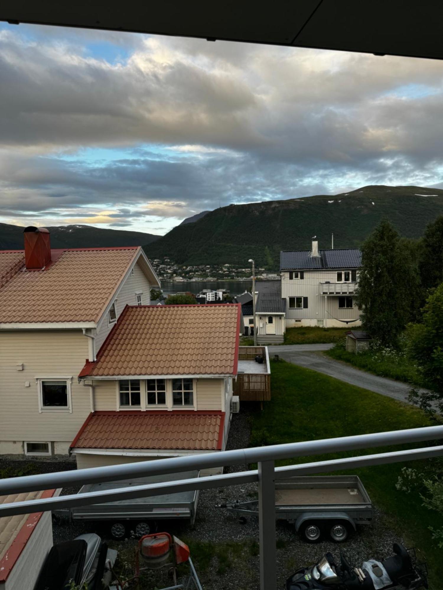 Sentral Med Fantastisk Utsikt Tromsø
